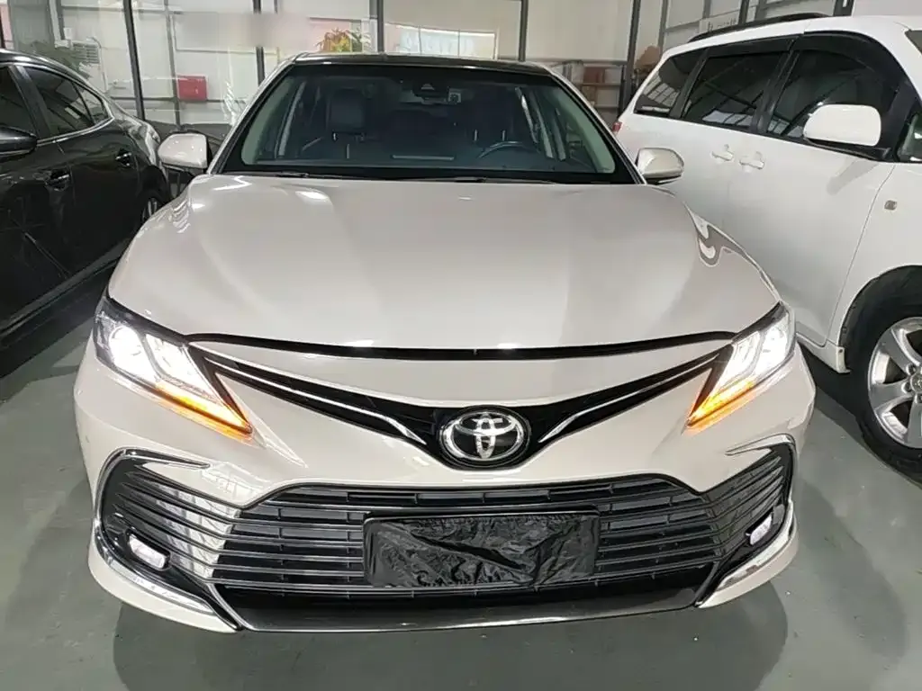 Toyota Camry — фото 6