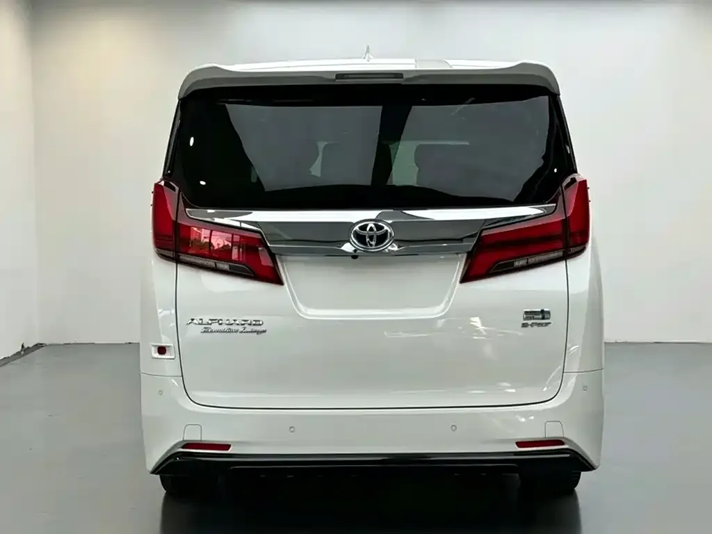 Toyota Alphard — фото 8