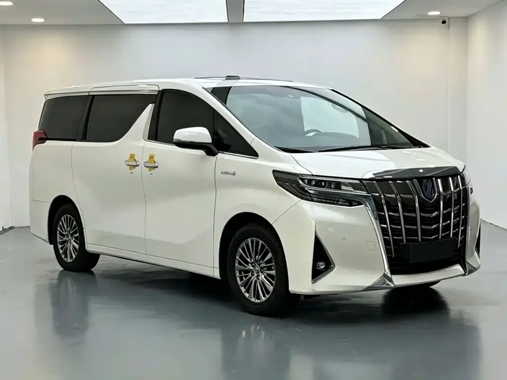 Toyota Alphard — фото 5