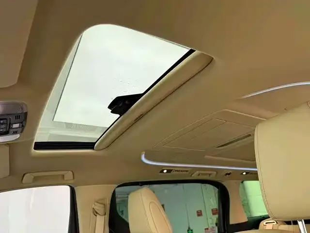 Toyota Alphard — фото 10