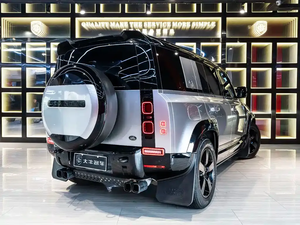 Land Rover Defender — фото 10