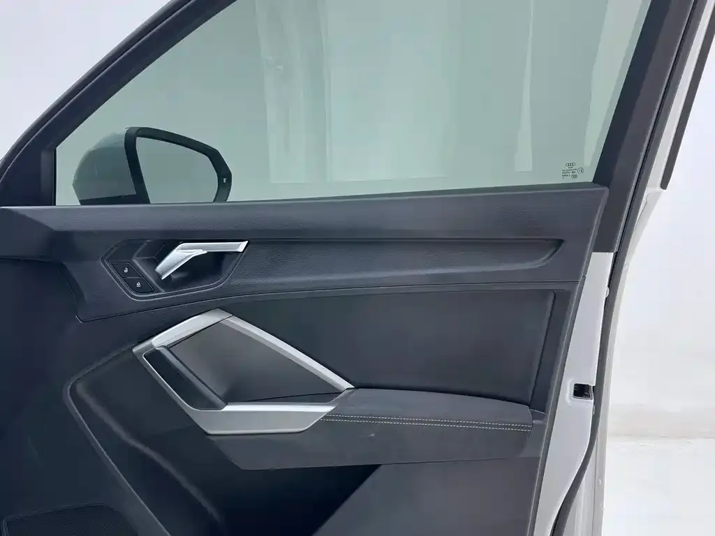 Audi Q3 — фото 7