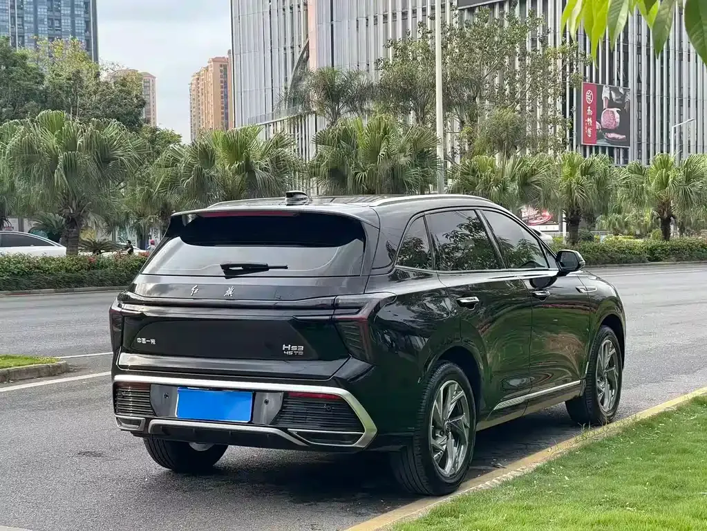 Hongqi HS3 — фото 7