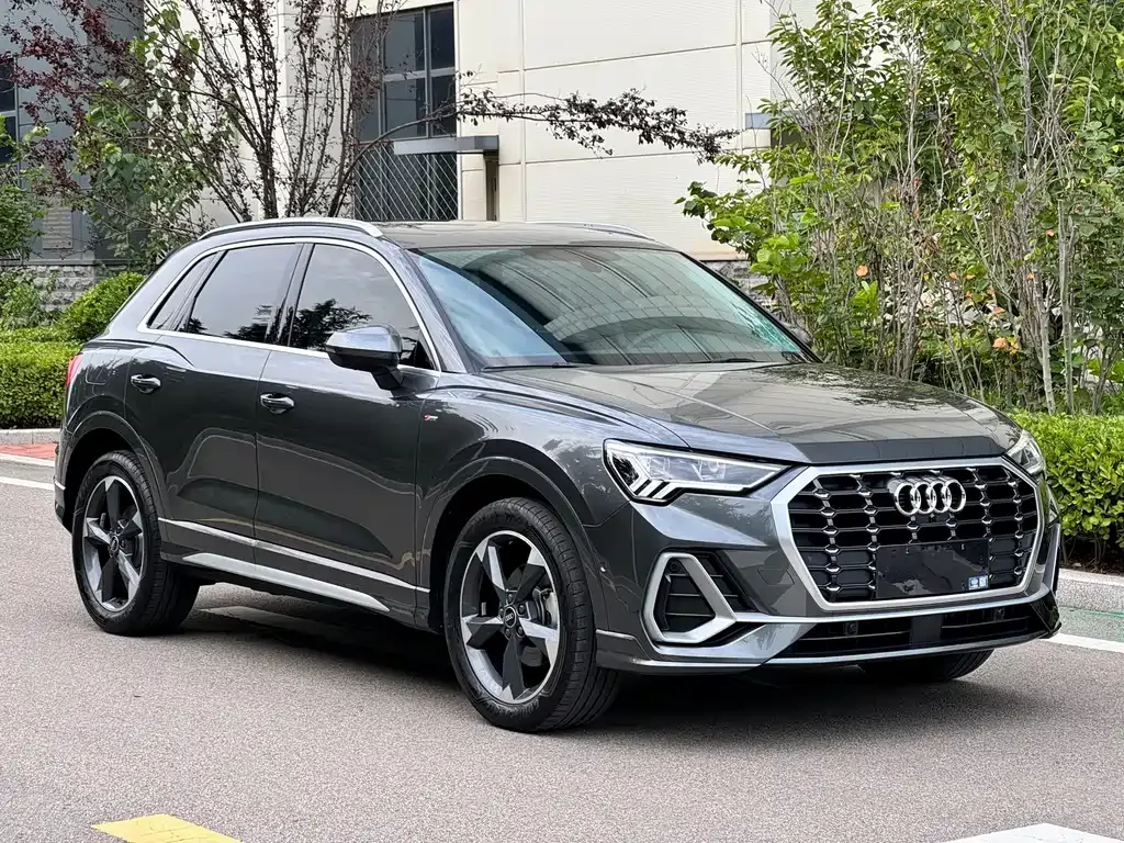 Audi Q3 — фото 10
