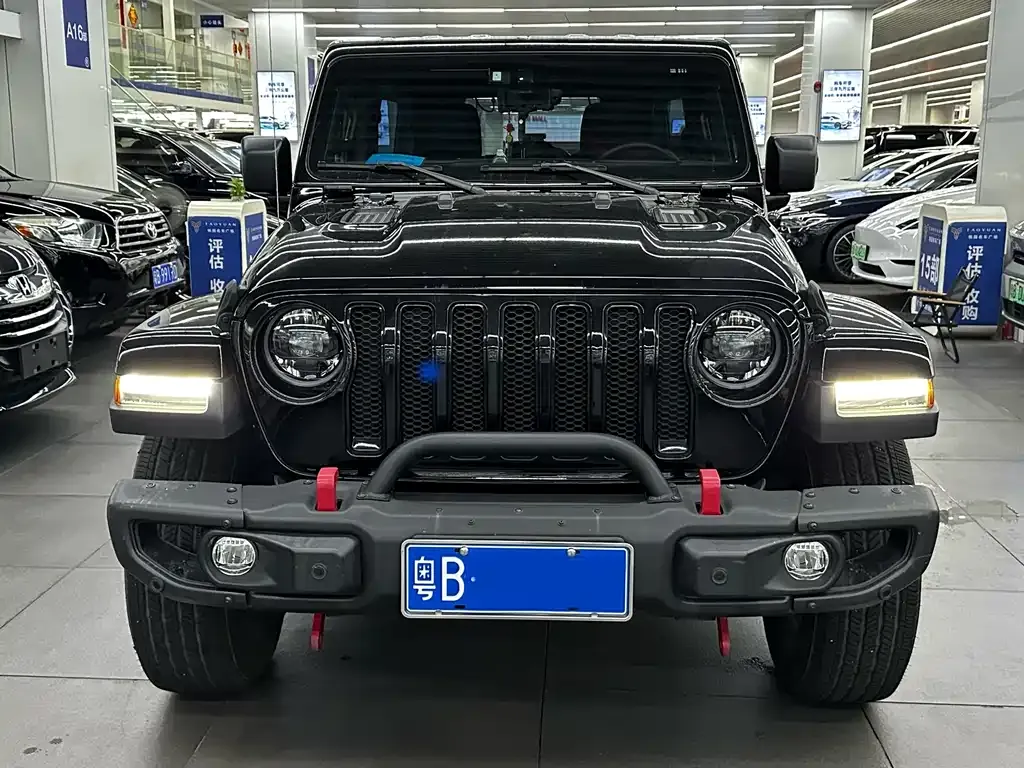 Jeep Wrangler — фото 5