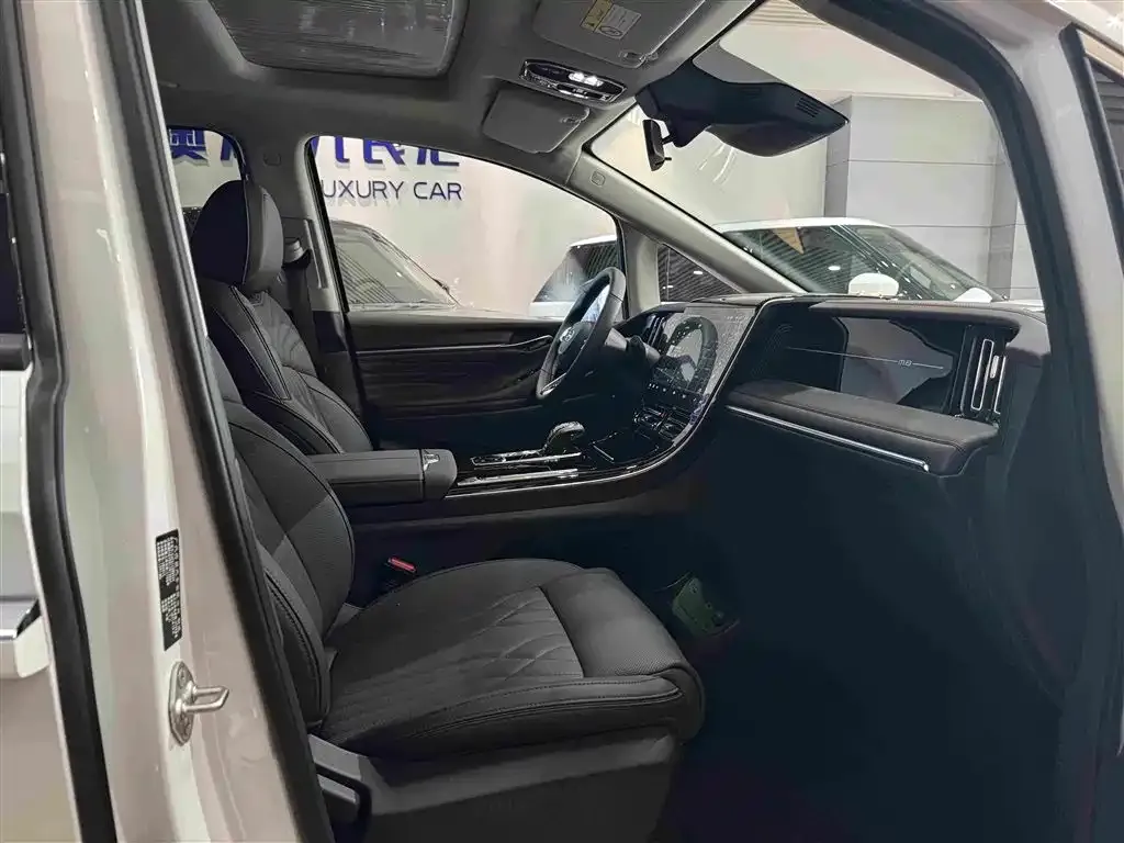 GAC Motor Trumpchi M8 — фото 3