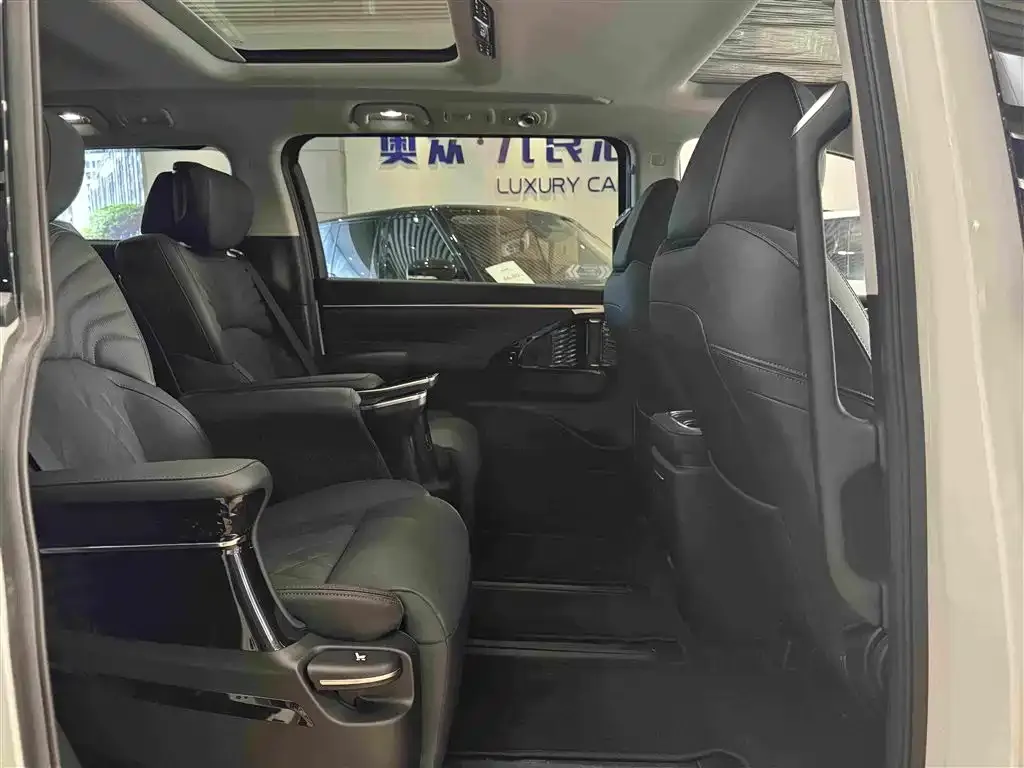 GAC Motor Trumpchi M8 — фото 4