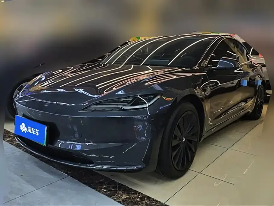 Tesla Model 3 — фото 1