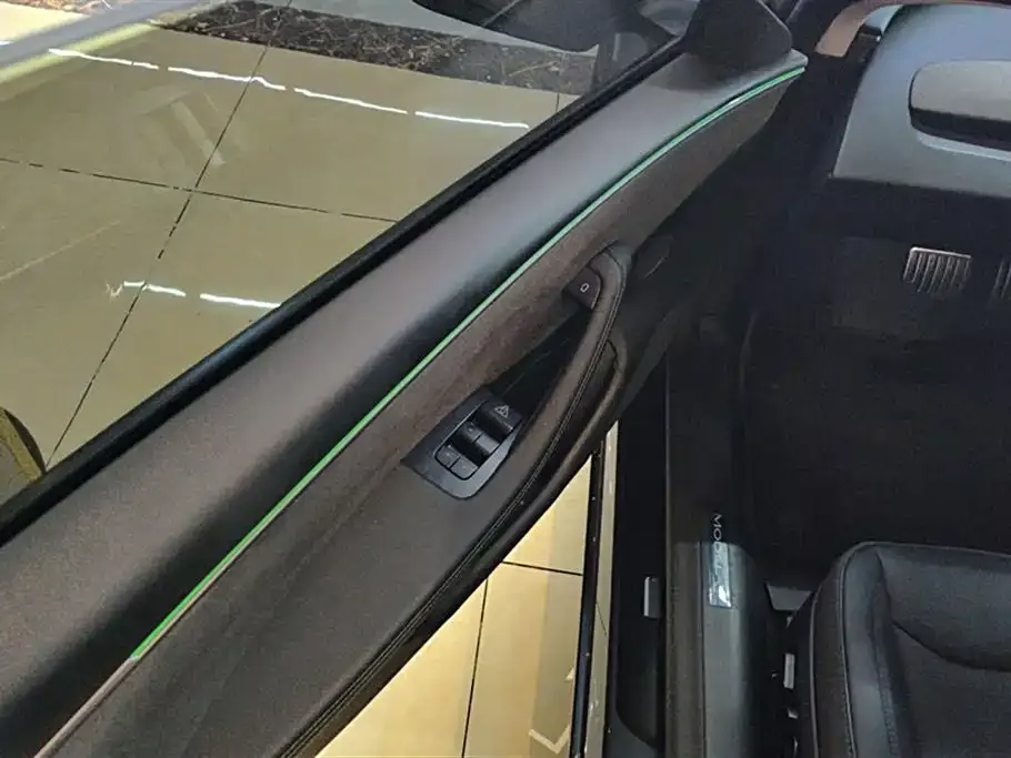 Tesla Model 3 — фото 10