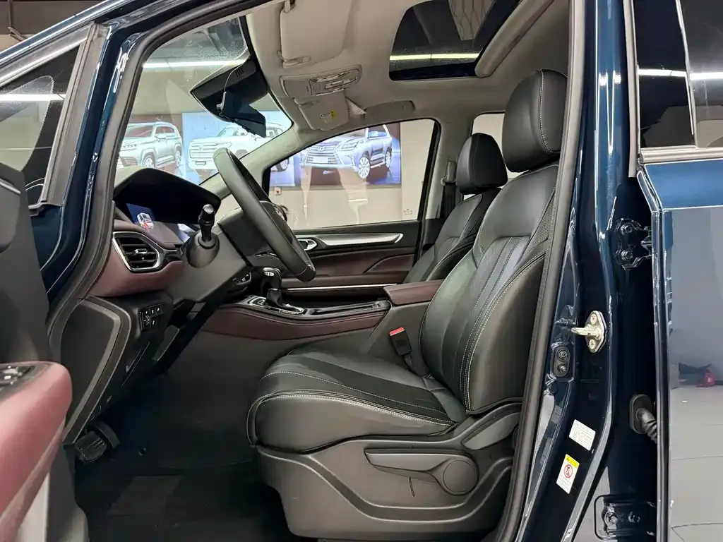 GAC Motor Trumpchi M6 — фото 10