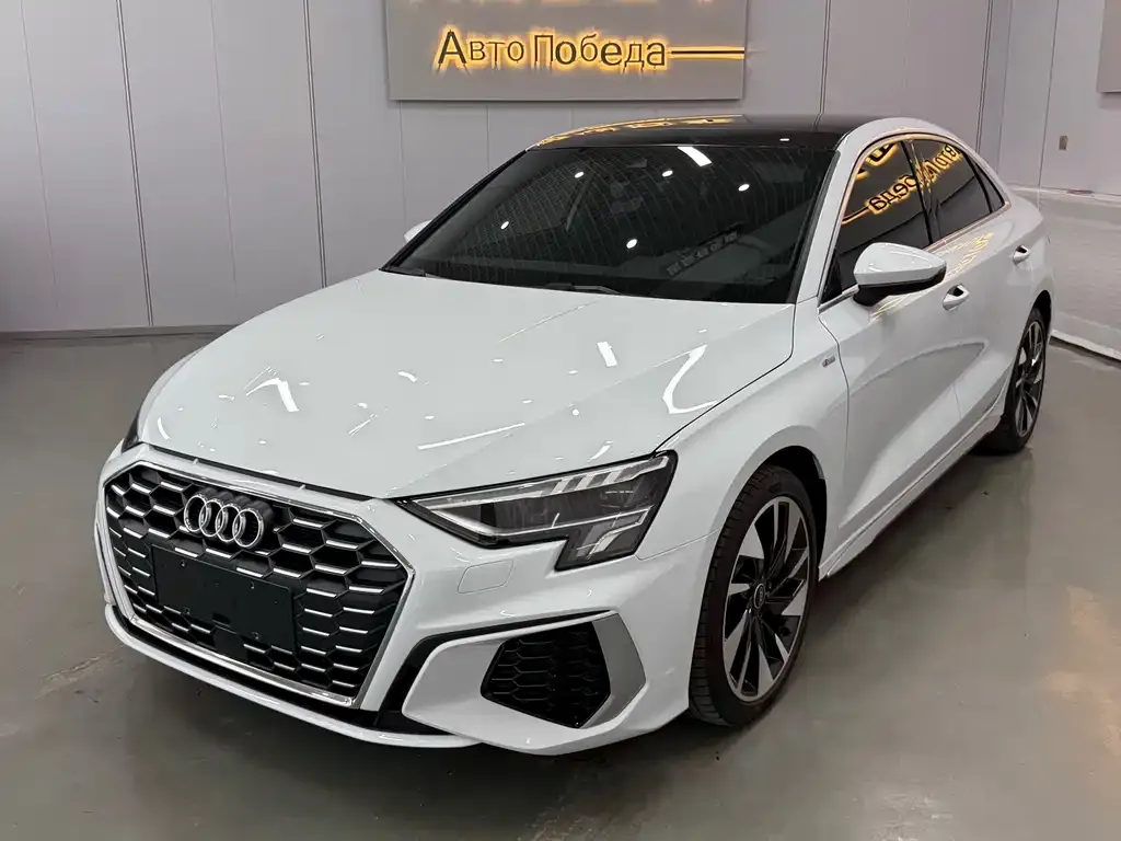 Audi A3 — фото 1