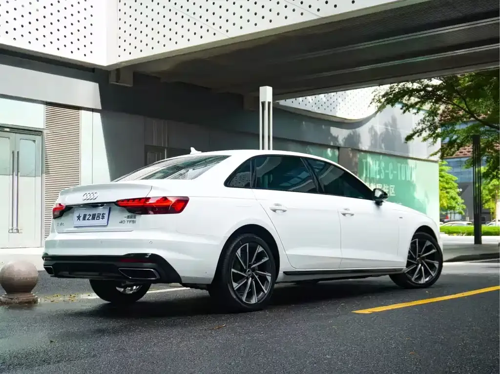 Audi A4L — фото 7