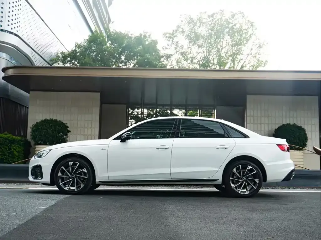 Audi A4L — фото 5
