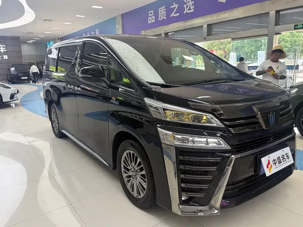 Toyota Vellfire — фото 6