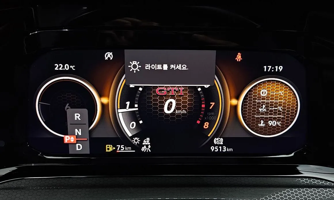 Volkswagen Golf 2024 из KR, фото 6