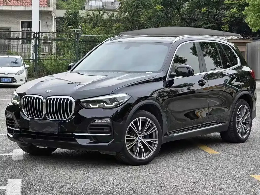 BMW X5 (Import) — фото 1