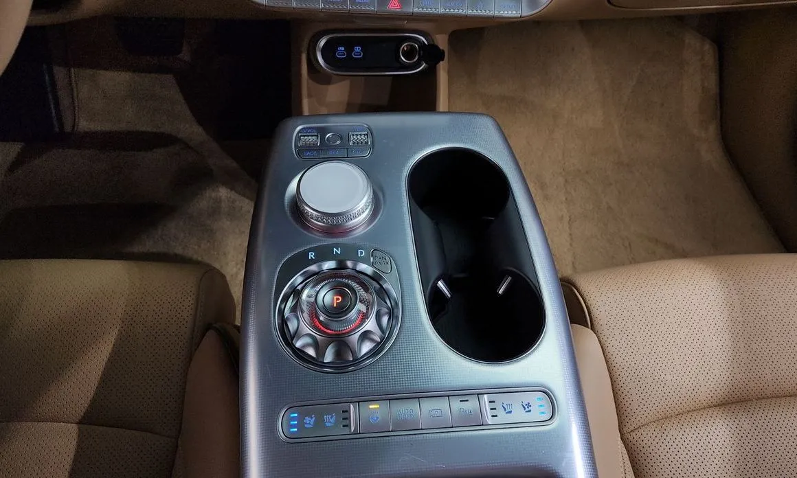 Genesis GV60 — фото 10