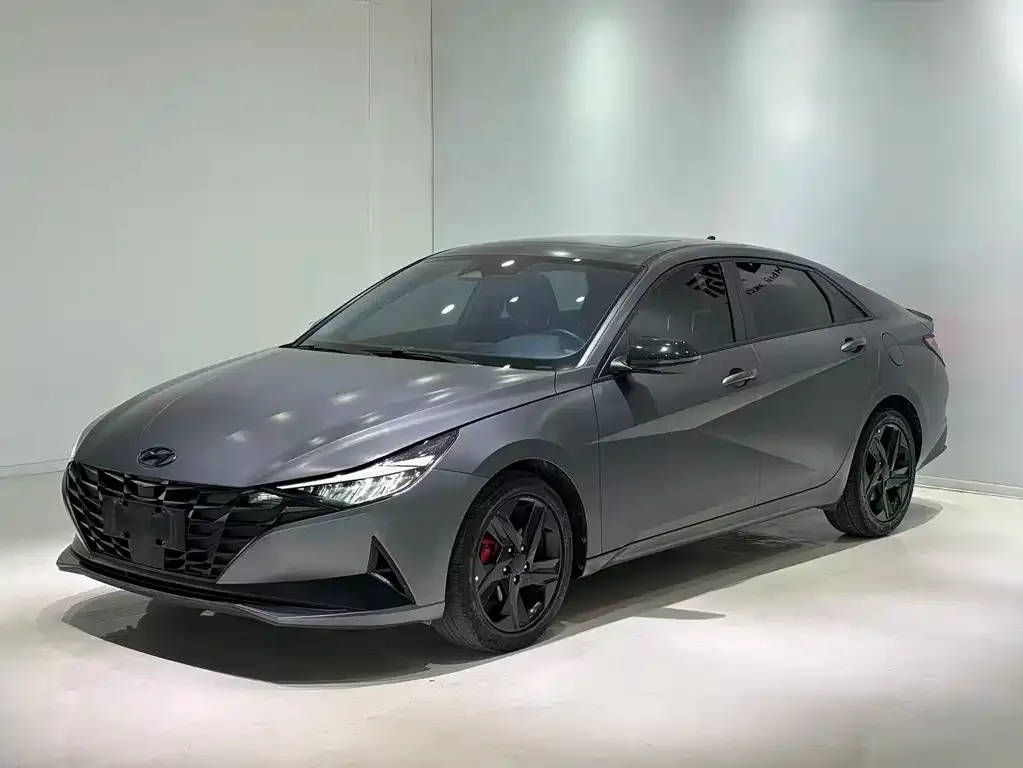 Hyundai Elantra — фото 1