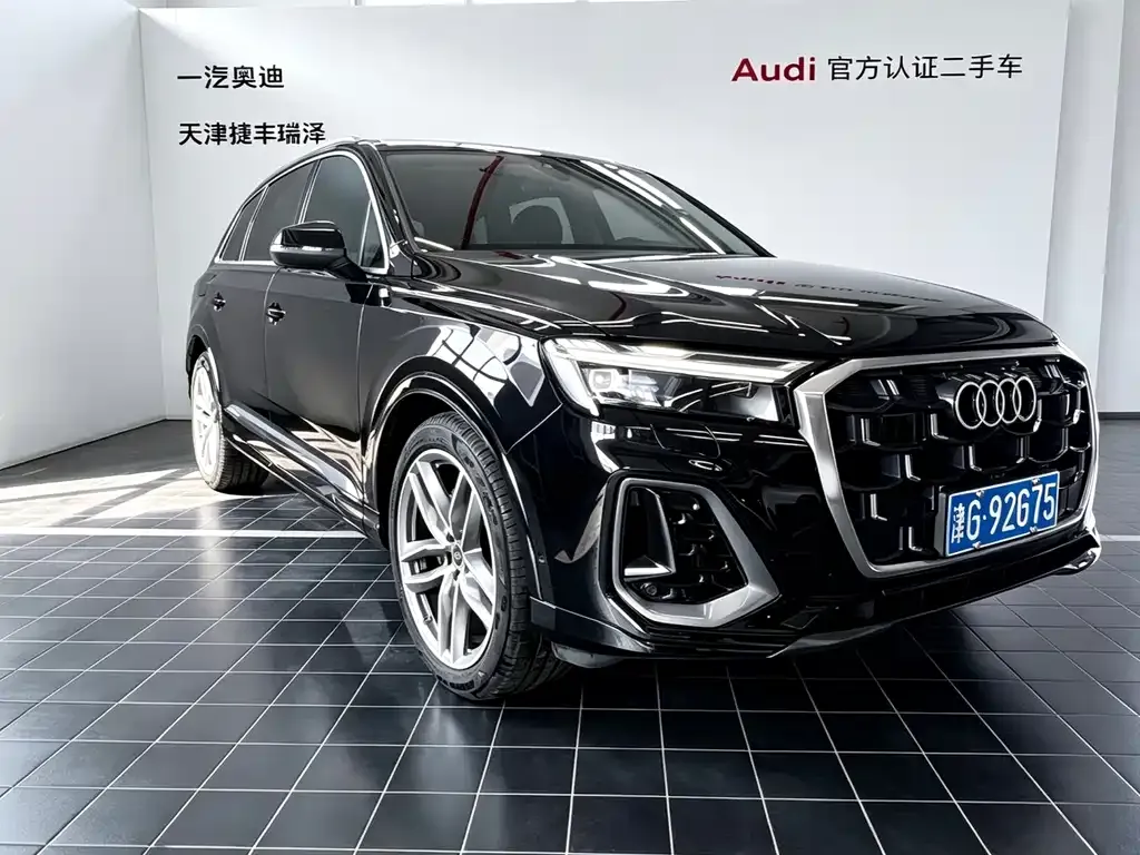 Audi Q7 — фото 9