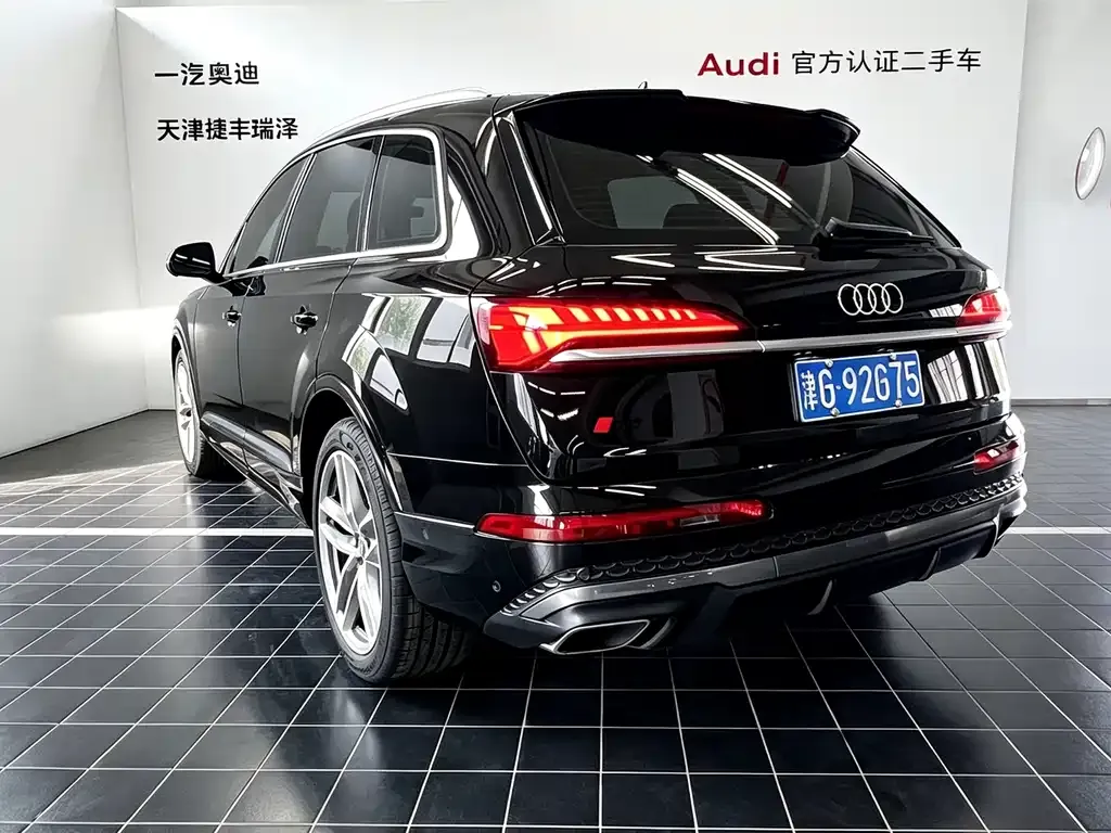Audi Q7 — фото 7