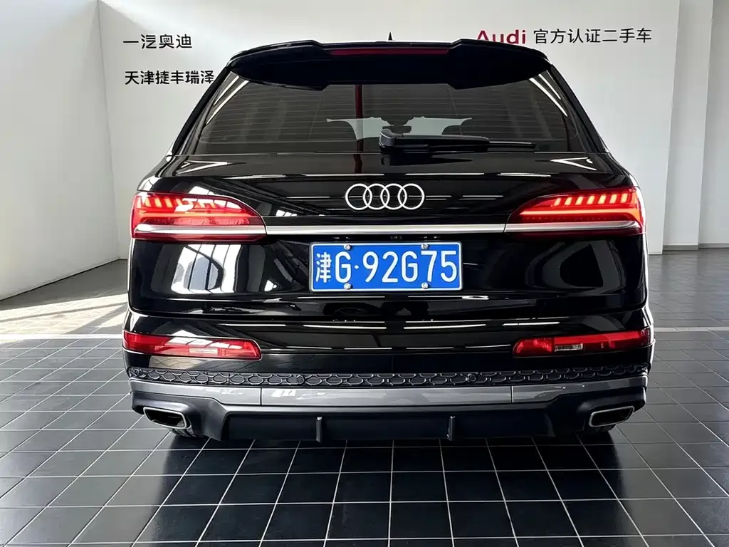 Audi Q7 — фото 8