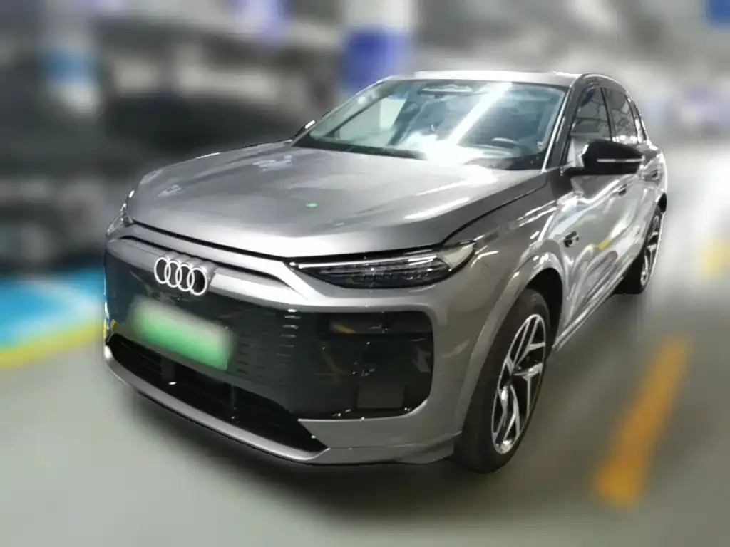 Audi Q6L e-tron — фото 1