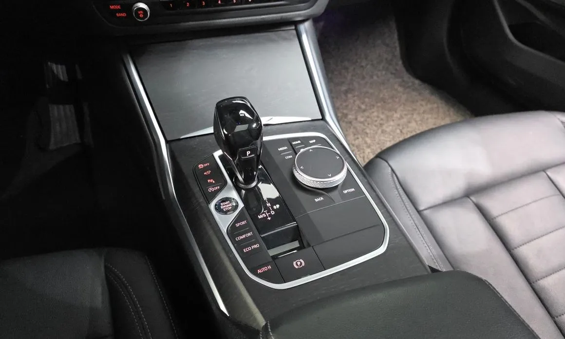 BMW 3-Series 2021 из KR, фото 2