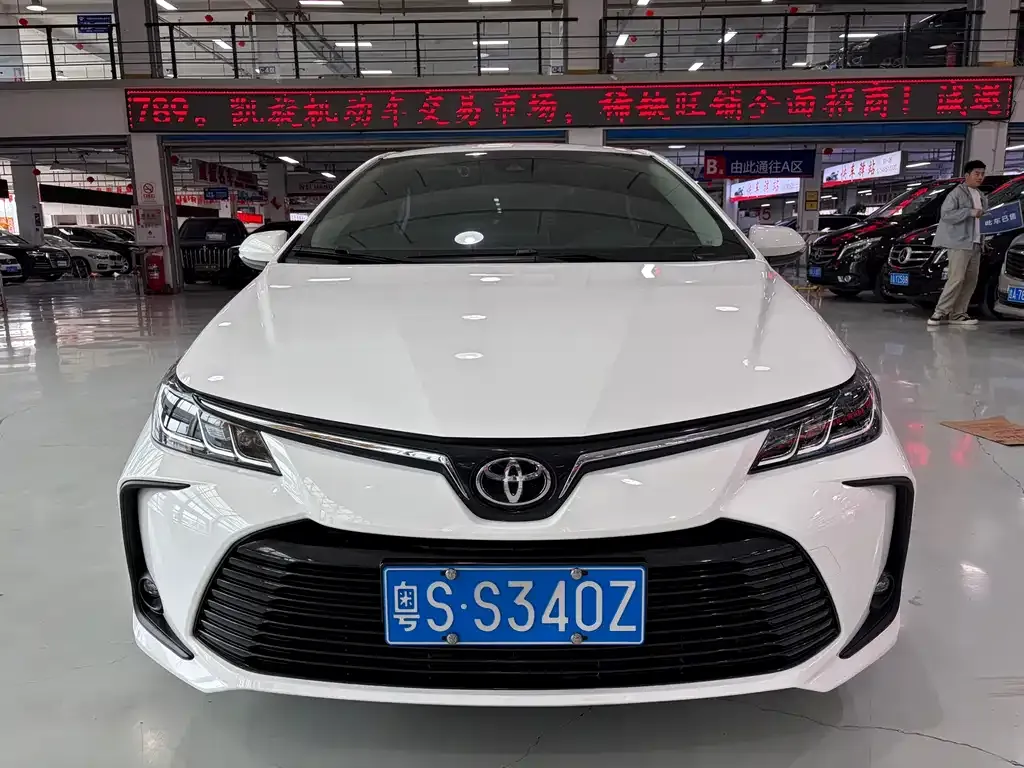 Toyota Corolla 2023 из CN, фото 10