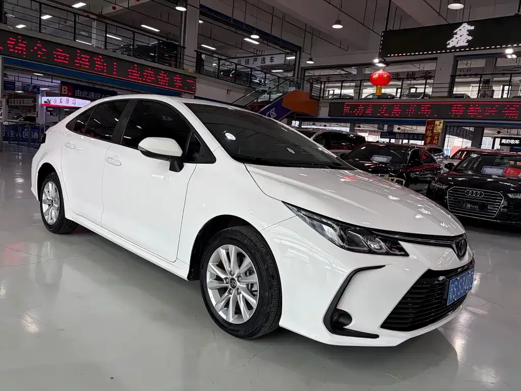 Toyota Corolla 2023 из CN, фото 7