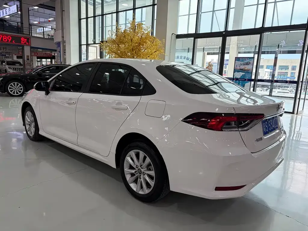 Toyota Corolla 2023 из CN, фото 6