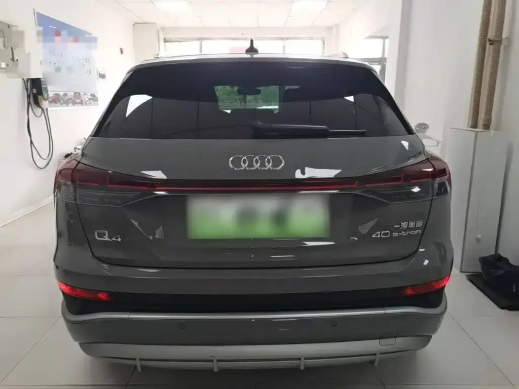Audi Q4 e-tron — фото 4