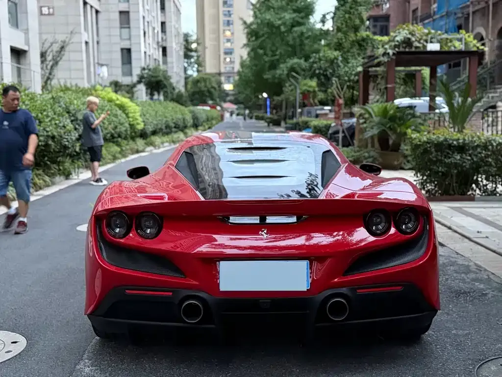 Ferrari F8 — фото 7