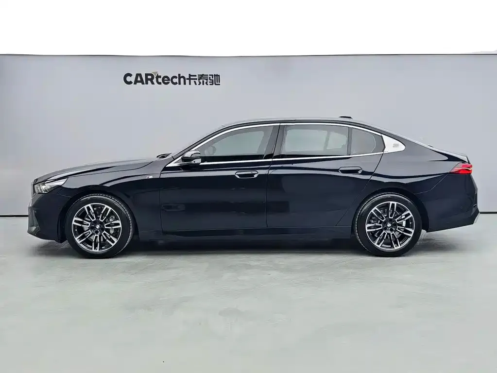 BMW 5 Series — фото 2