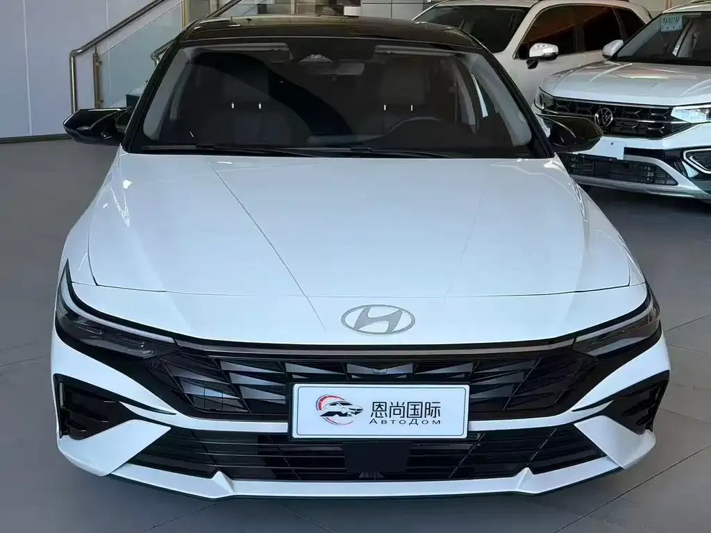 Hyundai Elantra — фото 7