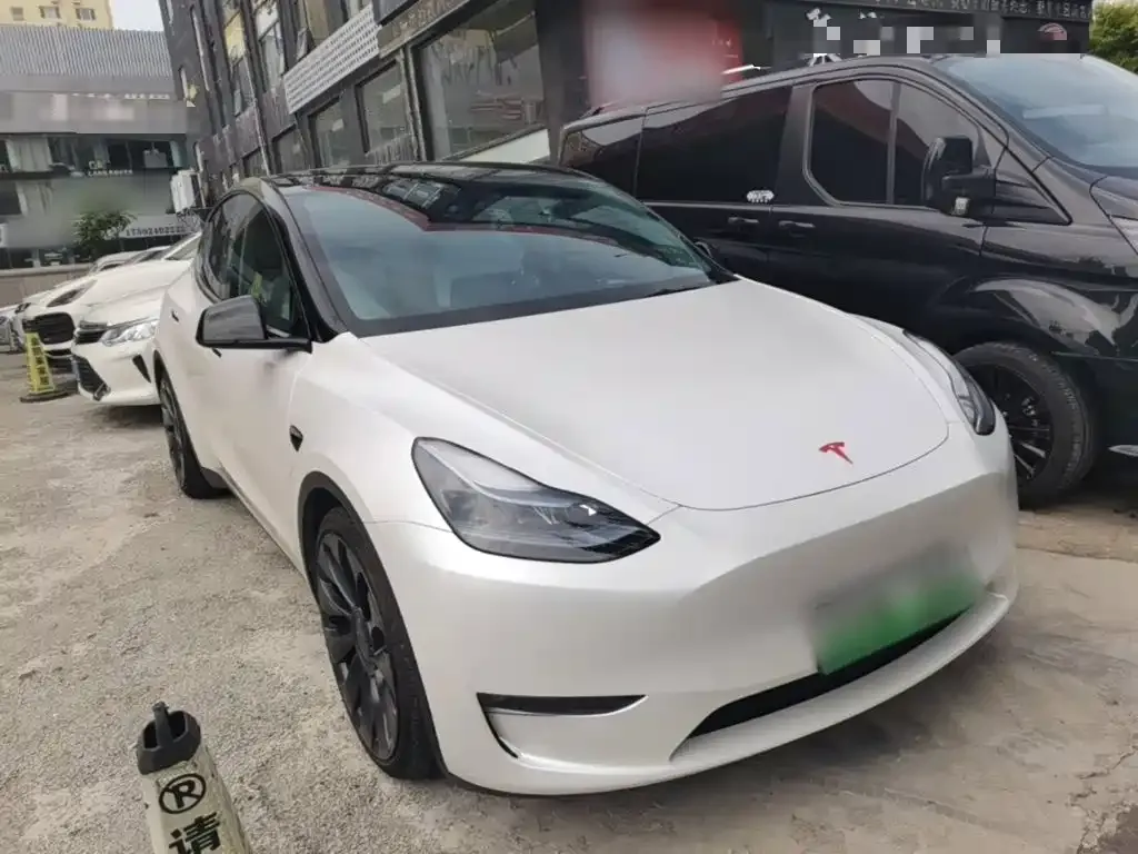 Tesla Model Y — фото 6