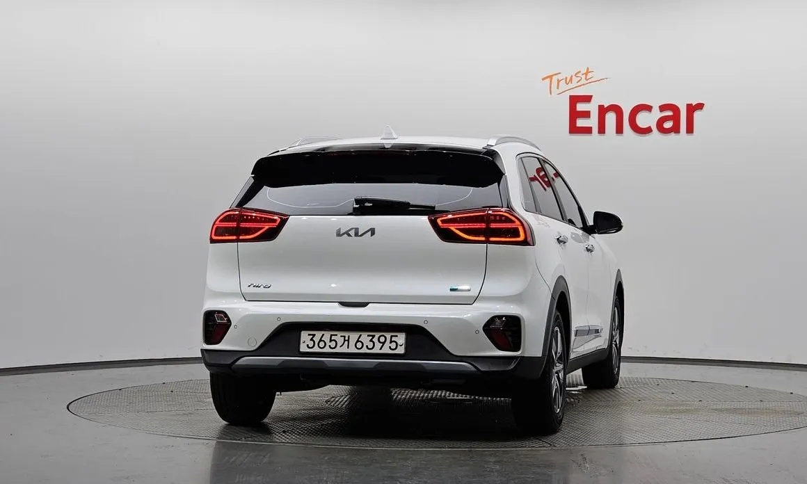 Kia Niro — фото 8