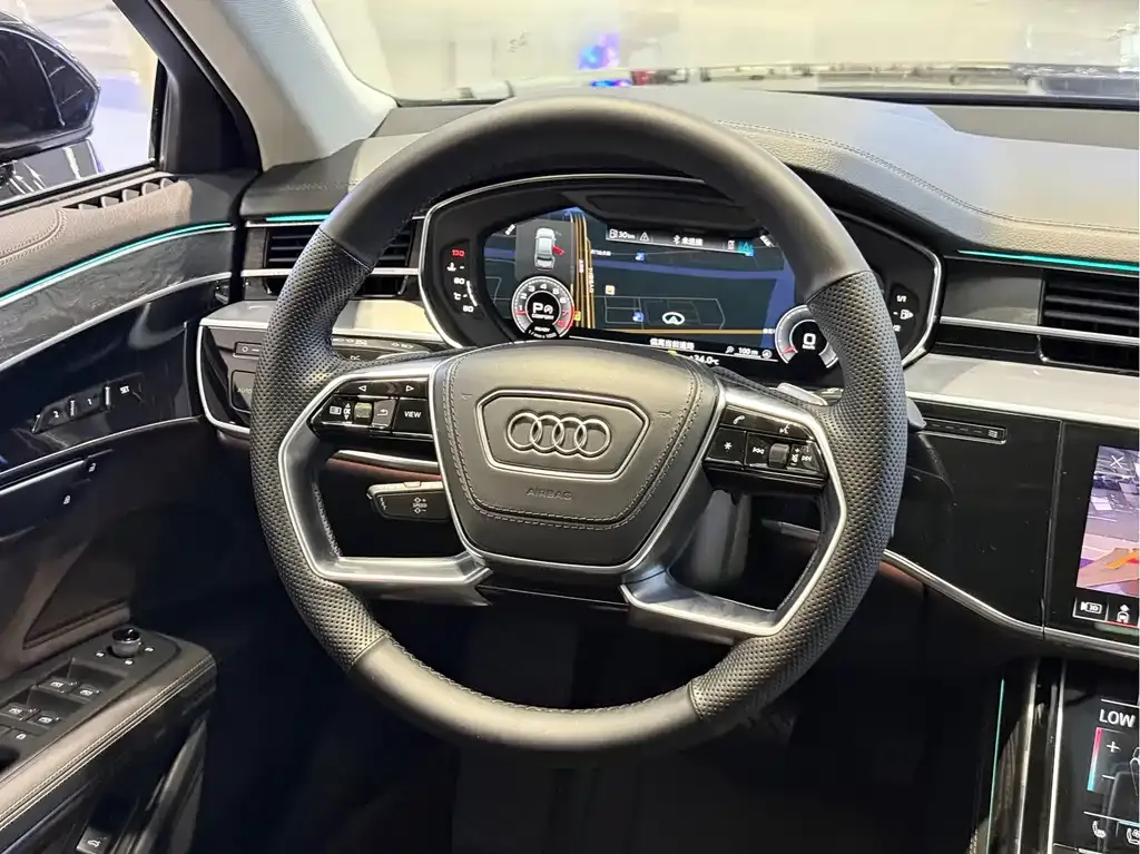 Audi A8 — фото 5