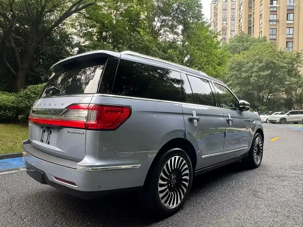 Lincoln Navigator — фото 7