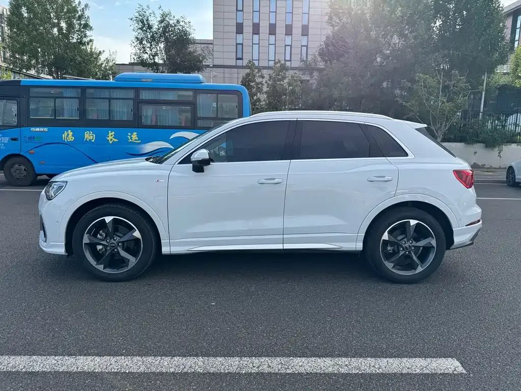 Audi Q3 — фото 8