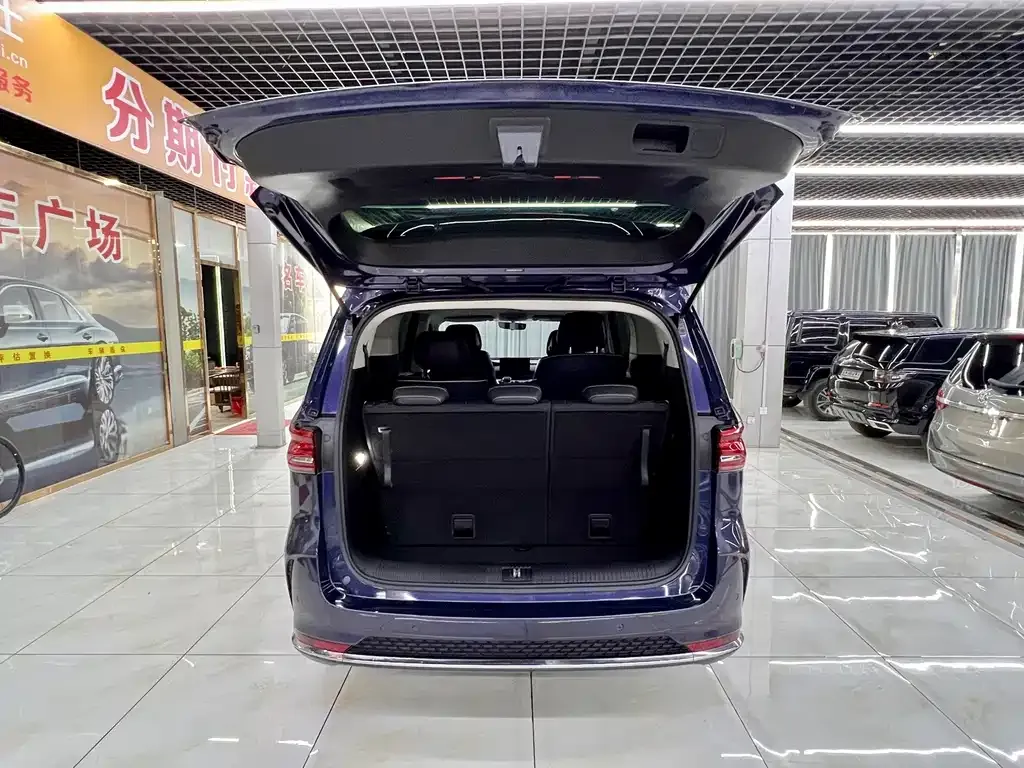 Roewe iMAX8 — фото 2