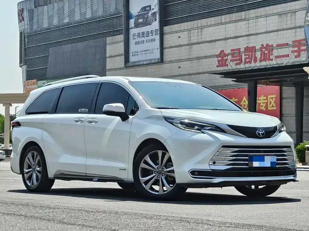 Toyota Sienna — фото 6