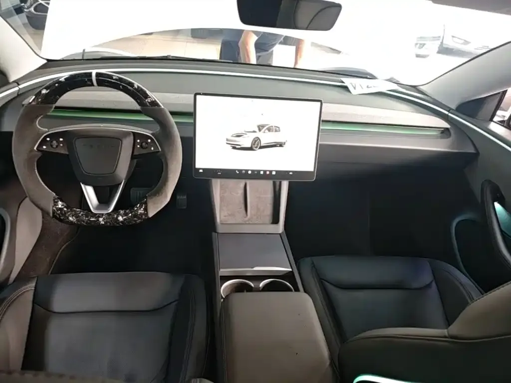 Tesla Model 3 — фото 2