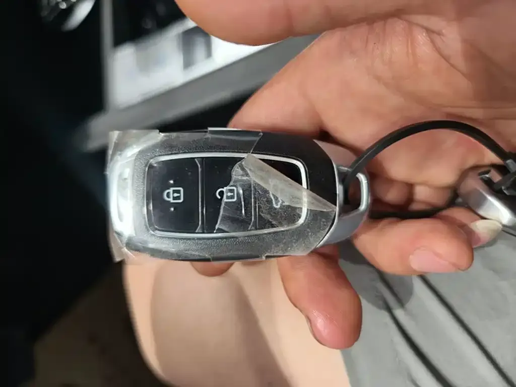 Hyundai Elantra — фото 4