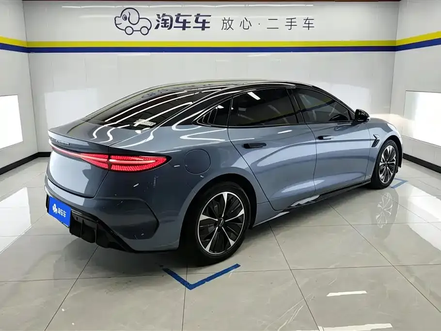 BYD Seal — фото 8