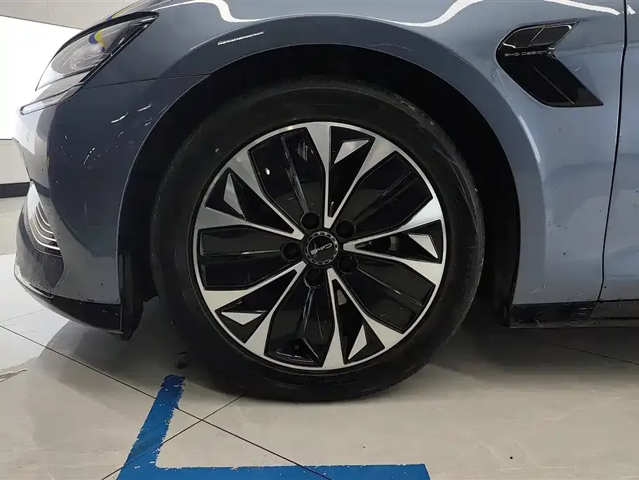 BYD Seal — фото 4