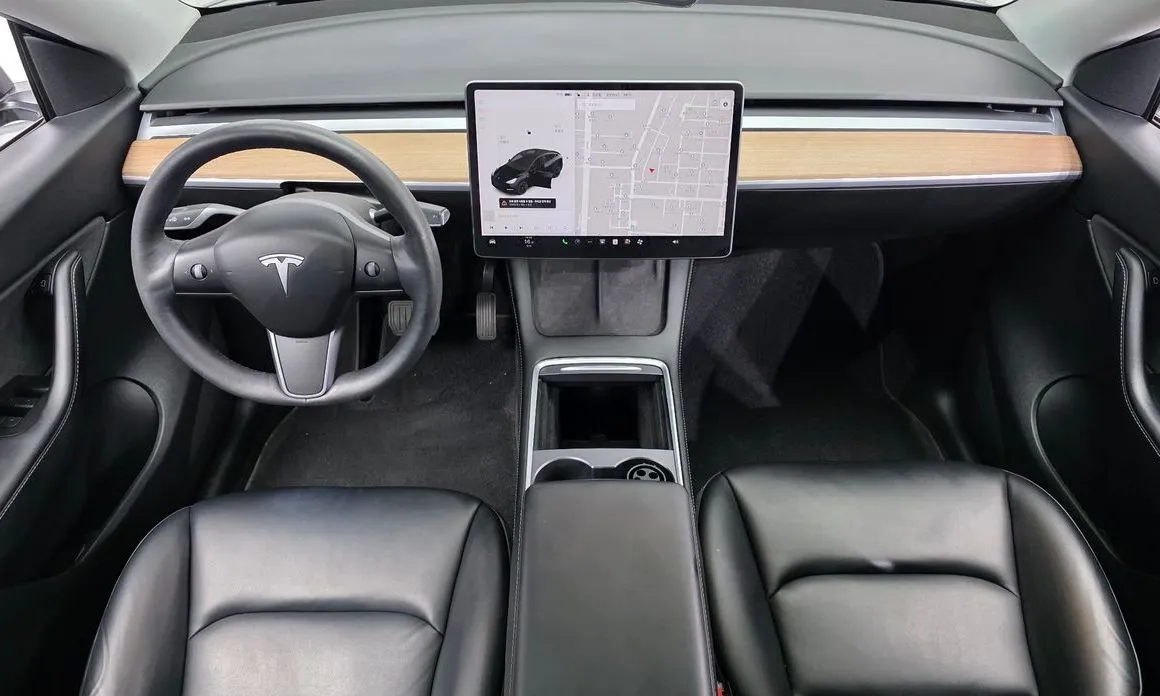 Tesla Model Y — фото 5