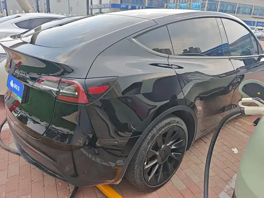 Tesla Model Y — фото 7