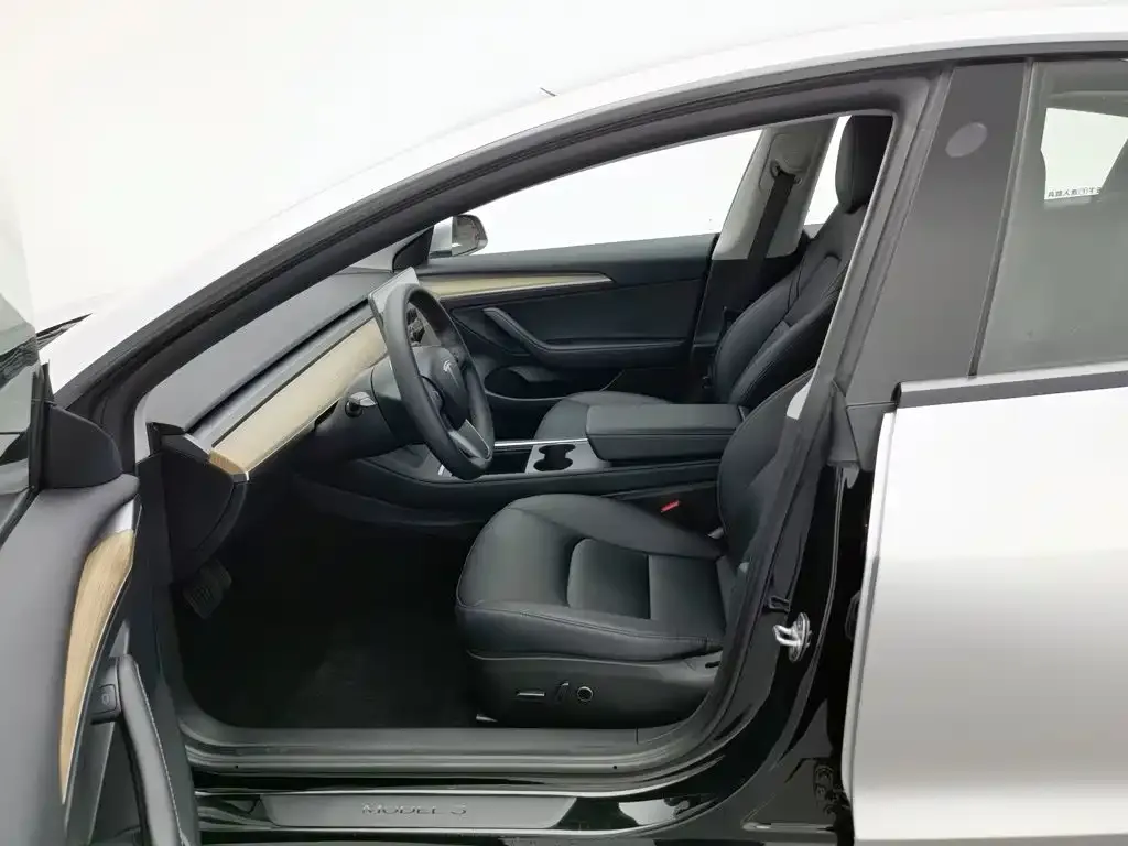Tesla Model 3 — фото 3