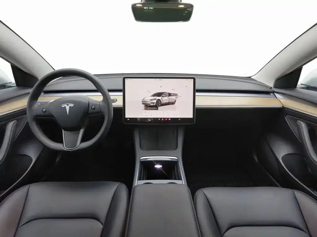Tesla Model 3 — фото 5