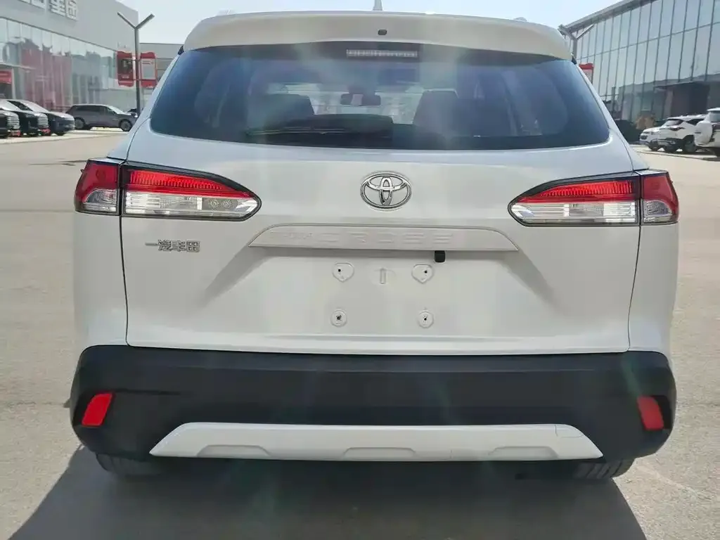 Toyota Corolla Cross — фото 10